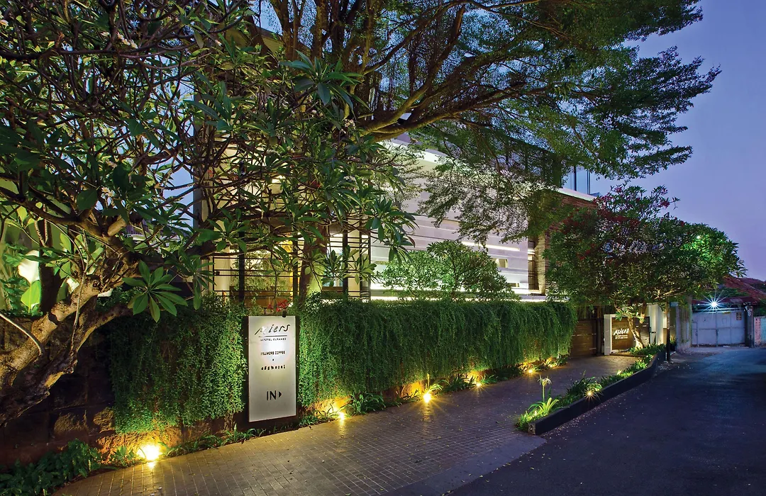 Miers Kuningan, ARTOTEL Curated-1