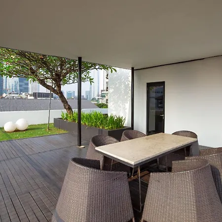 Miers Kuningan, ARTOTEL Curated-3